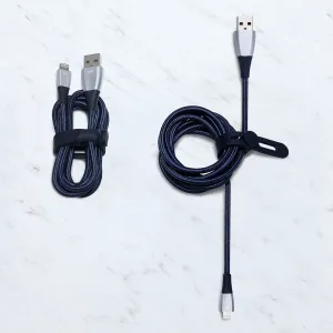 Just Mobile ZinCable geflochtenes Lightning-Kabel mit USB-A-Anschluss, mit Kabelbinder aufgewickelt