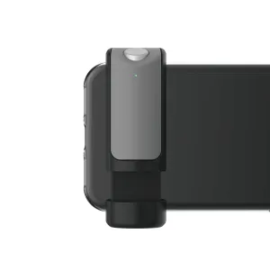 Just Mobile Shutter Grip Smartphone-Fotozubehör mit Fernauslöser, befestigt an einem Smartphone