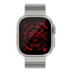 Just Mobile Titanarmband an der Apple Watch Ultra, silbernes Gliederarmband mit eleganter Metalloberfläche