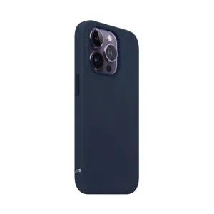 Just Mobile TENC-silikonskal för iPhone 14 Pro i marinblått, med upphöjt kameraskydd.