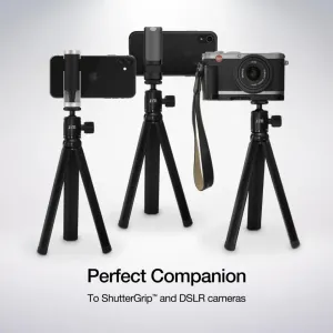 Just Mobile ShutterGrip Smartphone-Stativ mit verstellbarem Kugelgelenk, dargestellt mit einem Smartphone und einer Kamera