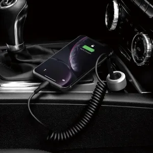 Just Mobile Highway Max Lightning V2 Autoladegerät versorgt ein Smartphone im Fahrzeuginnenraum mit Strom