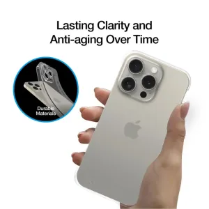 Just Mobile TENC transparente Slim-Fit-Hülle für iPhone 15 Pro Max mit Objektivabdeckung, auf dem Smartphone in der Hand gezeigt
